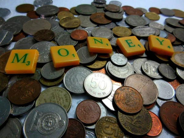 Para Farklı ülke bozuk para koleksiyonu farklı metalden yapılmıştır