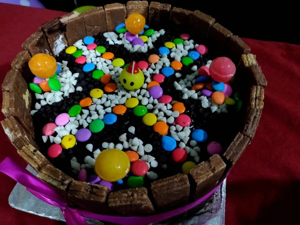 Гарний Смачний Барвистий Шоколадний Торт — стокове фото