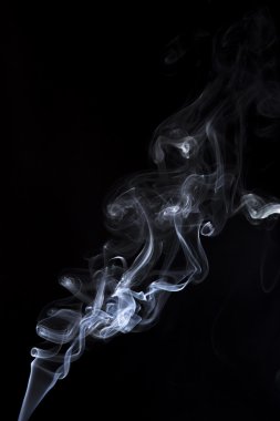 Siyah arka plan üzerinde duman izole