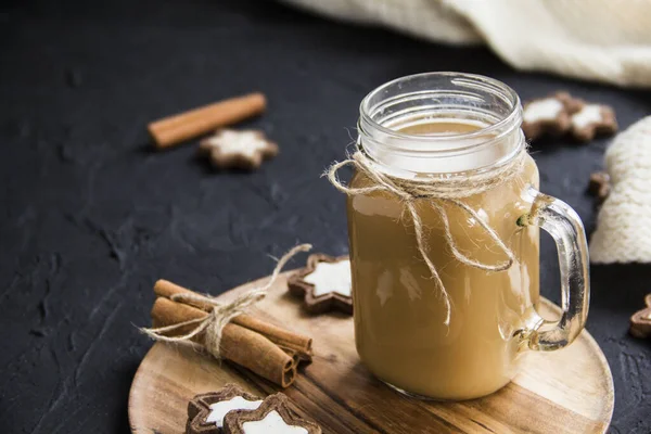 Latte Épicé Citrouille Café Dans Une Tasse Sur Fond Vintage — Photo