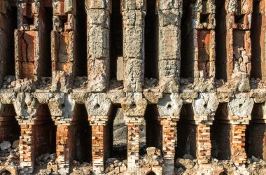 Eski yıkık kok fırını