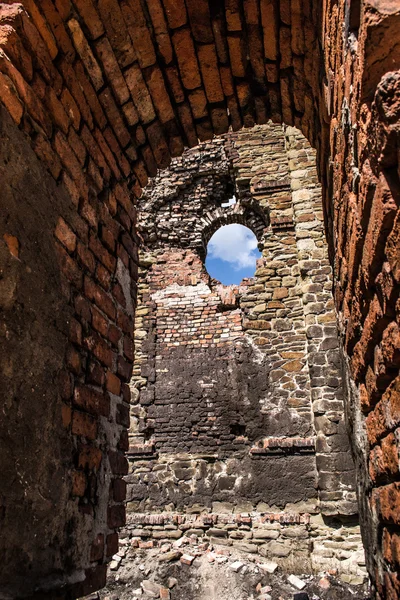 Tuğla yapılan kemer