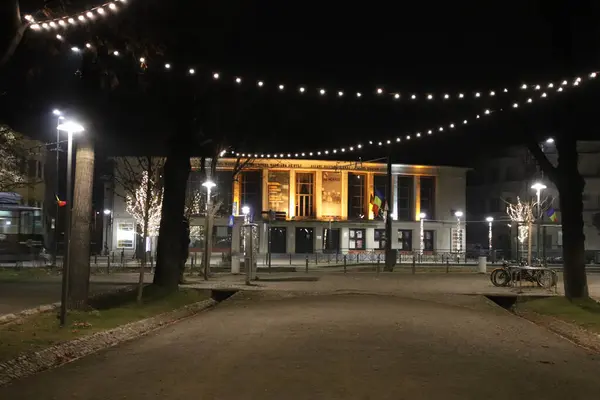 Şaşırtıcı aydınlanma gecesi.