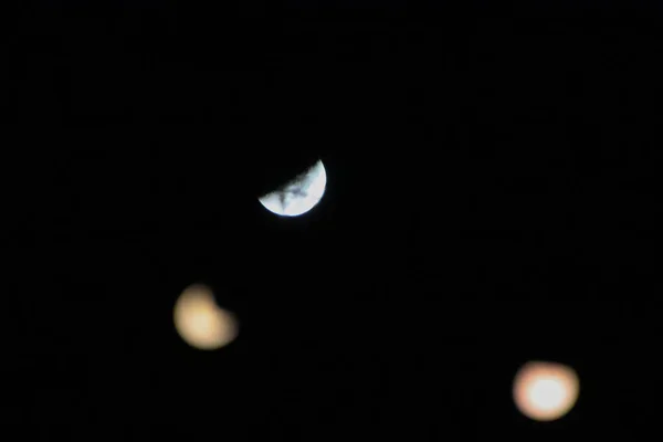 Αφηρημένο Φεγγάρι Και Φώτα Σκοτεινό Φόντο — Φωτογραφία Αρχείου