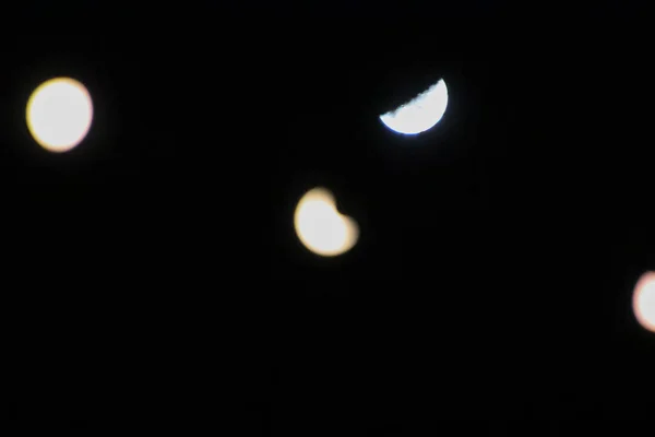 Bulan Abstrak Dan Lampu Pada Latar Belakang Hitam — Stok Foto