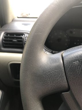 Direksiyona yakın, korna nerede?.