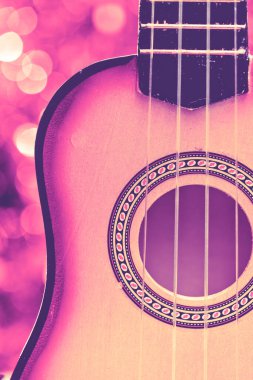 Bokeh arkaplanda Ukulele