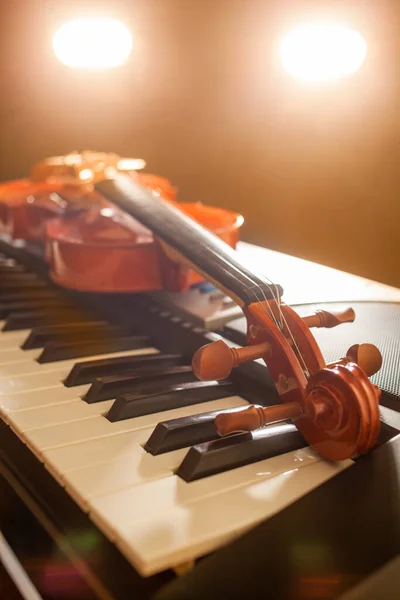 Teclado Piano Con Auriculares — Foto de Stock