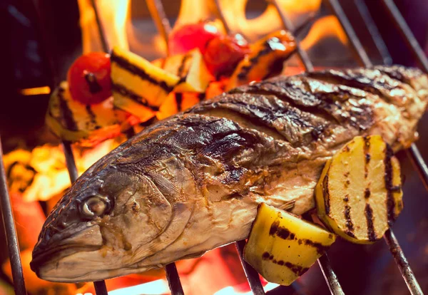 Pesce Caldo Una Padella Alla Griglia — Foto Stock