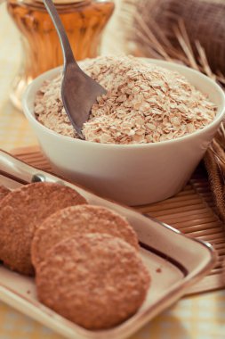 Yulaf ezmeli kurabiye ve yulaf ezmesi.