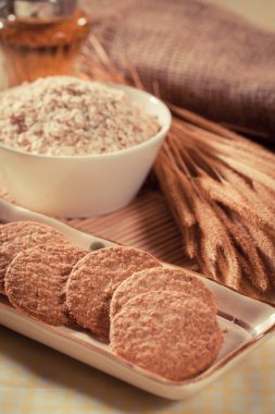 Yulaf ezmeli kurabiye ve yulaf ezmesi.