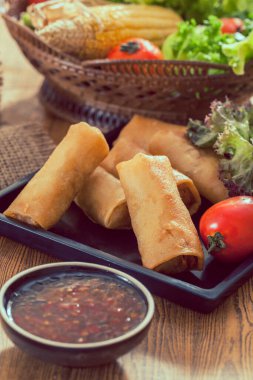 Kızarmış Çin böreği.