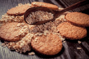 Yulaf ezmeli kurabiye ve yulaf ezmesi.