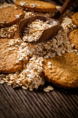 Yulaf ezmeli kurabiye ve yulaf ezmesi.