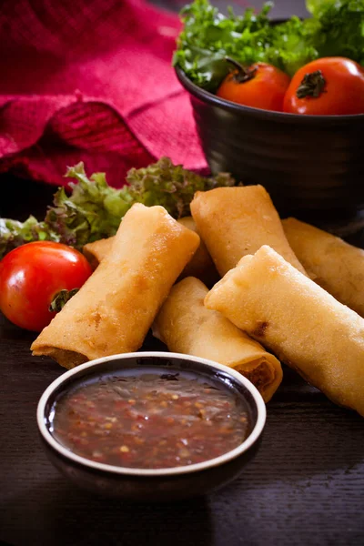 Kızarmış Çin böreği.