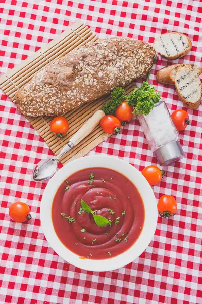 Domatesli domates çorbası, İspanyol mutfağı.