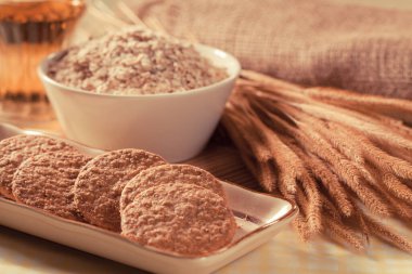 Yulaf ezmeli kurabiye ve yulaf ezmesi.