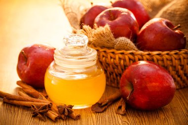 Elma sirkesi, sağlıklı içecek.