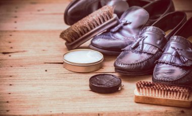 Siyah deri ayakkabı bakım seti