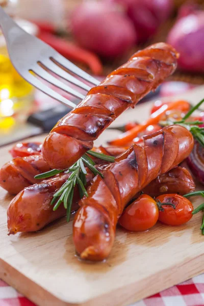 Salchicha Picante Parrilla Con Cebolla —  Fotos de Stock