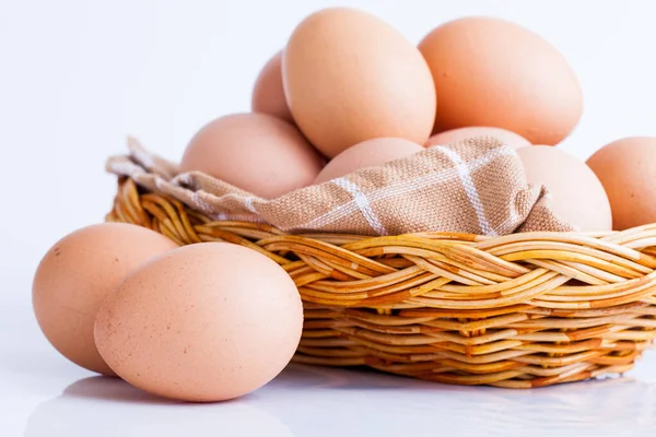 Yumurtalı yumurta sepette