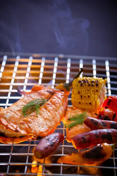 Hot Salmon Grilling Pan — Stock Photo, Image
