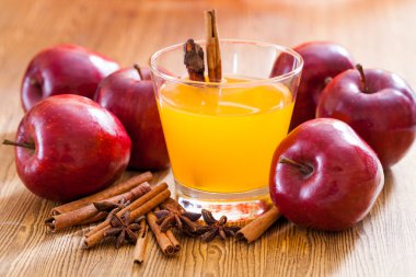 Elma sirkesi, sağlıklı içecek.