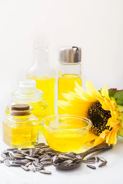 Sonnenblumenöl Flaschenglas Mit Samen — Stockfoto