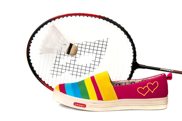 Bir raket ile şık, parlak, kolay spor ayakkabı (spor ayakkabı)