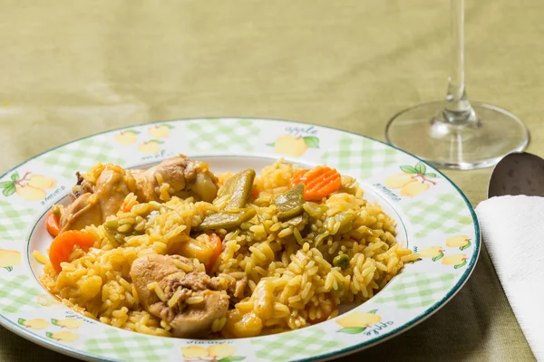 tavşan ile pirinç yemek