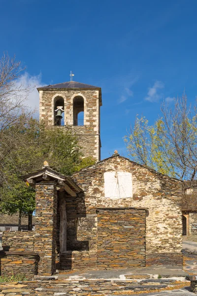 Mostrador solar e torre da igreja — Fotografia de Stock