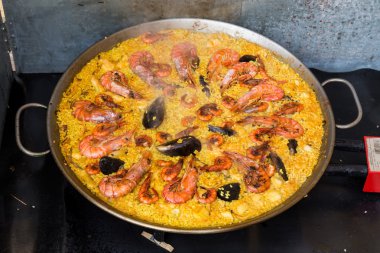 Paella.
