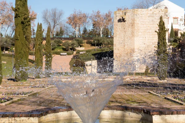 Fonte e torre di Alvar Fanez — Foto Stock