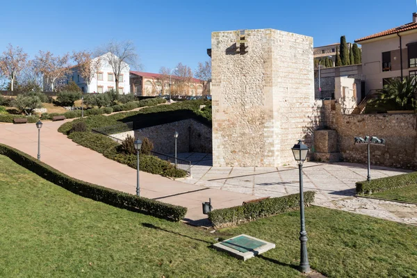 Park with defensive tower — Stock Photo, Image