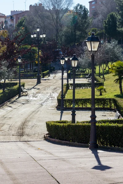 Park met straatverlichting — Stockfoto