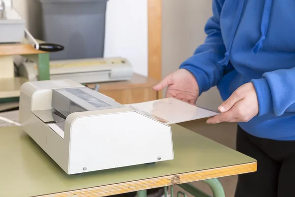 Werken in afdrukken — Stockfoto