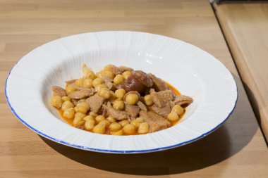 tripe with chickpeas clipart
