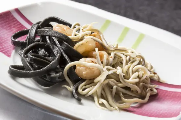 Pasta with seafood — Stock Photo, Image