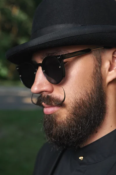 Bearded Man with Bowler Hat — Stock Photo, Image