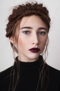 Kiraz dudakları ile model