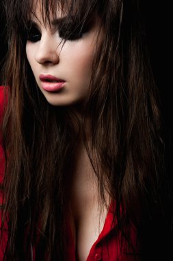 Moda güzellik kadın modeli ile dumanlı gözler