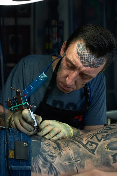 Portrét tetování Master — Stock fotografie