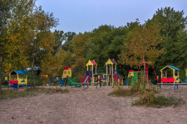 Dinyeper 'de sonbahar sabahı, Dnipro (Dnepropetrovsk) parkında, Ukrayna