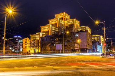 Akşam kenti Dnipro, Merkez Köprüsü, Kültür ve İş Merkezi 