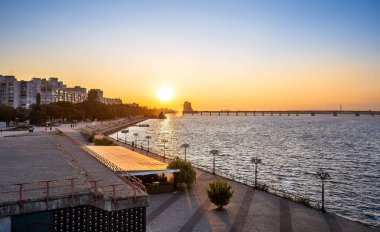 Sicheslavskaya Embankment, Festival İskelesi, Dnipro, Ukrayna