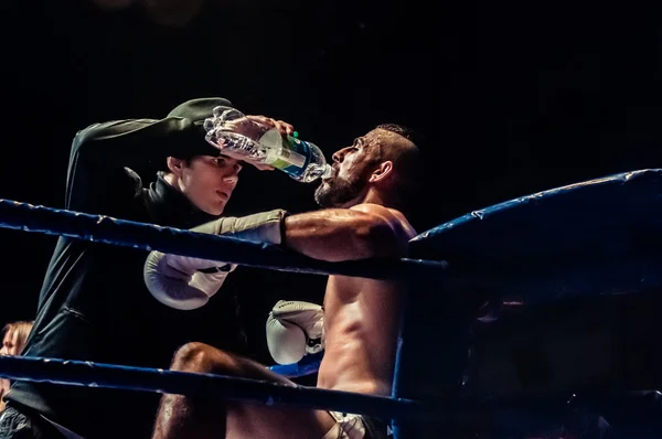 Luta pelo cinturão do campeonato da Europa kick-boxing — Fotografia de Stock