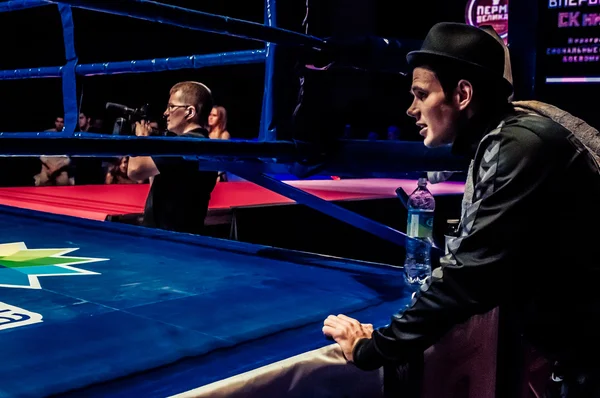 Luta pelo cinturão do campeonato da Europa kick-boxing — Fotografia de Stock