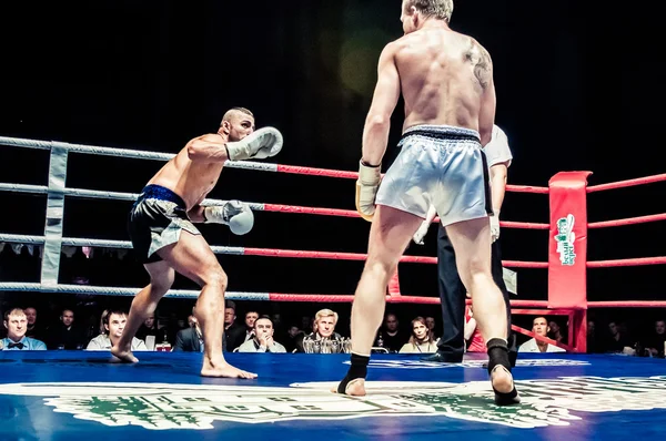 Fight for the championship belt of Europe kick-boxing — Stock Photo, Image