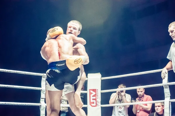 Luta pelo cinturão do campeonato da Europa kick-boxing — Fotografia de Stock