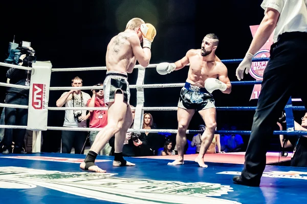 Luta pelo cinturão do campeonato da Europa kick-boxing — Fotografia de Stock